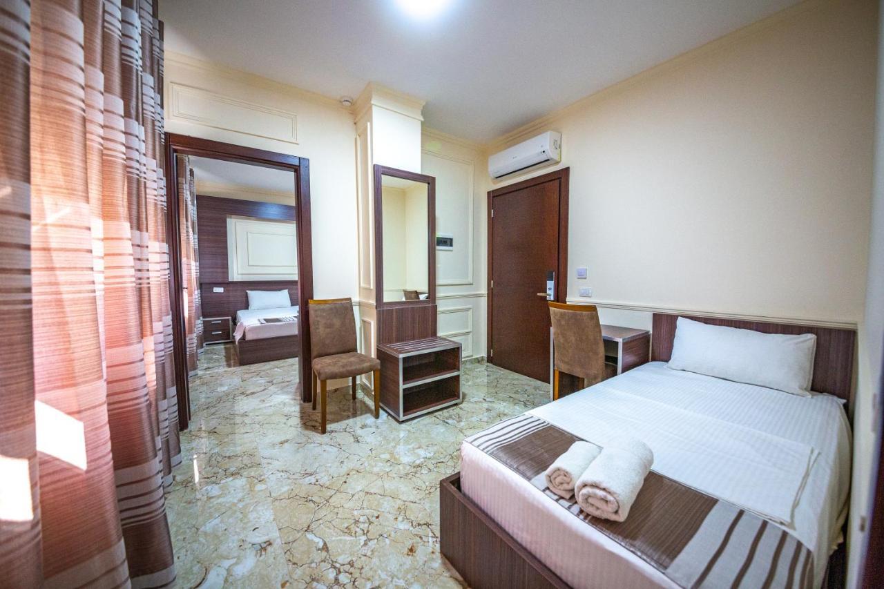 Royal Park Hotel Qerret Esterno foto
