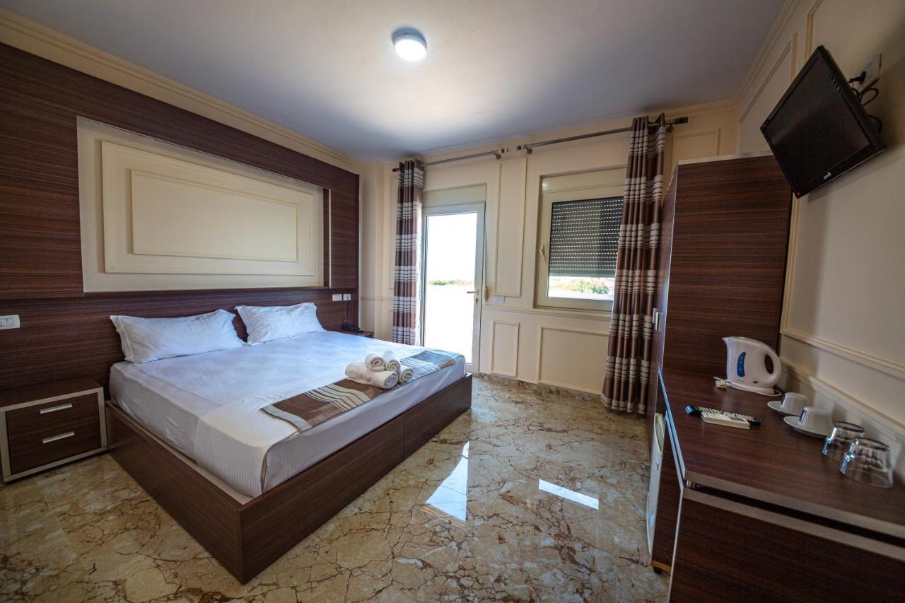 Royal Park Hotel Qerret Esterno foto