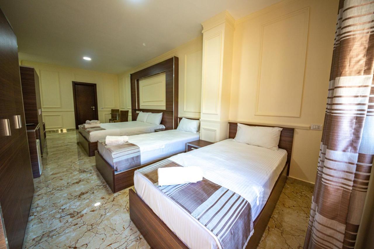 Royal Park Hotel Qerret Esterno foto