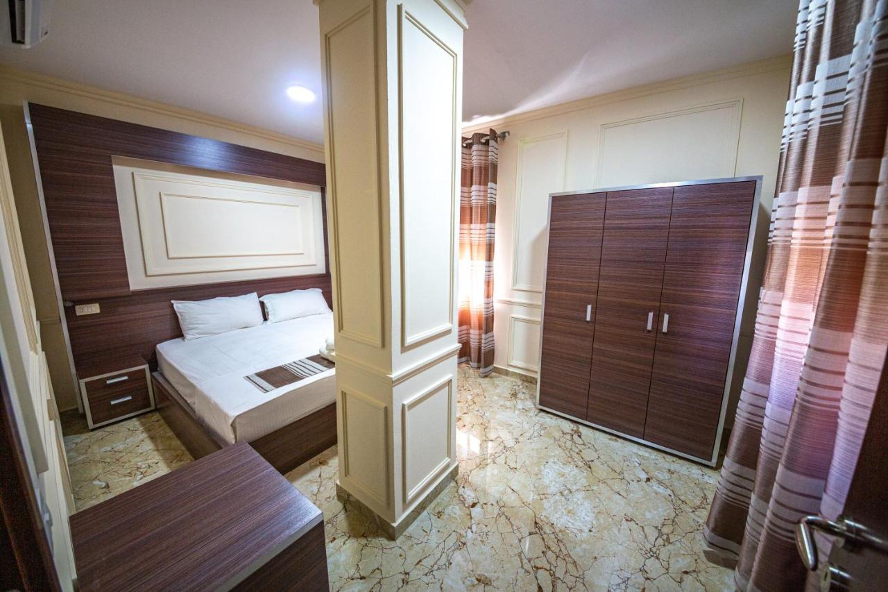 Royal Park Hotel Qerret Esterno foto