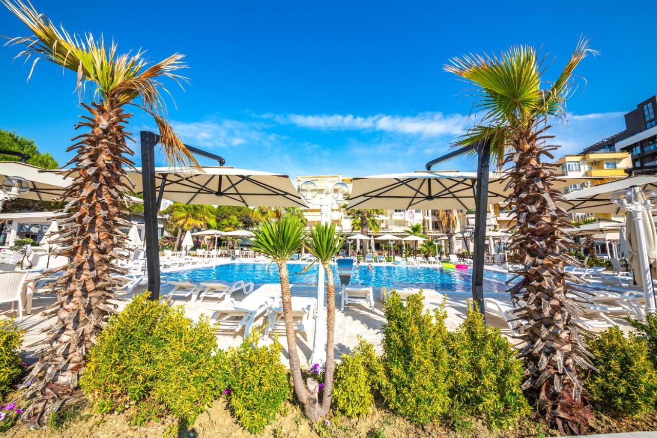 Royal Park Hotel Qerret Esterno foto