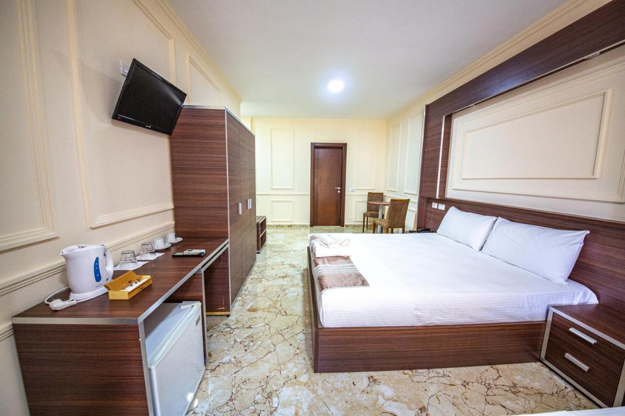 Royal Park Hotel Qerret Esterno foto