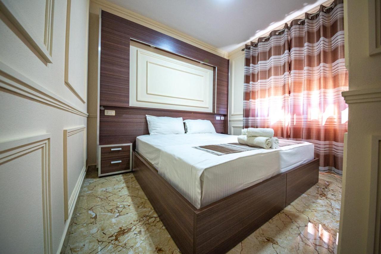 Royal Park Hotel Qerret Esterno foto