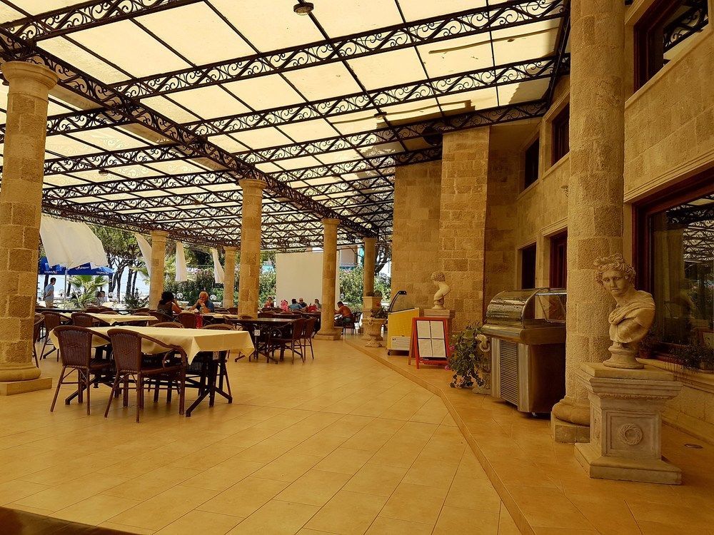 Royal Park Hotel Qerret Esterno foto